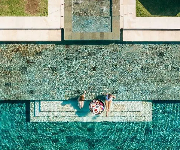 The Surga Villa Estate - Bali ウルワツ